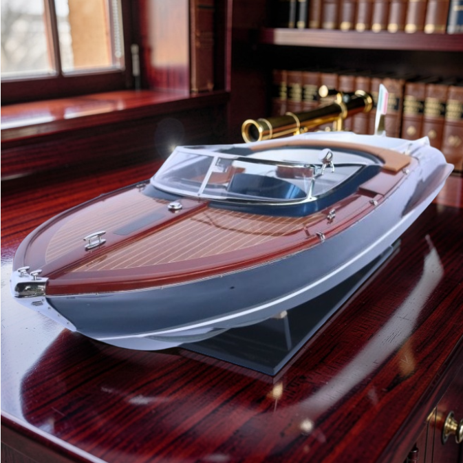 Катер Riva Aquarama (Dark Blue Grey) Катер Riva Aquarama (Dark Blue Grey)