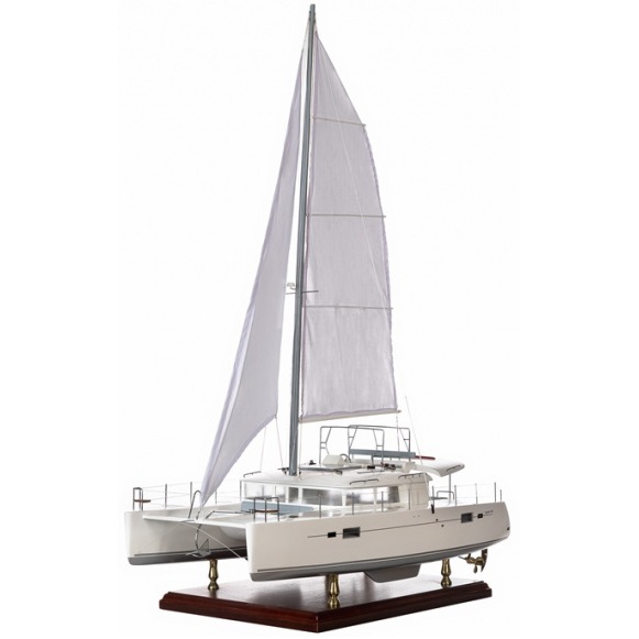 Парусно-моторный катамаран Lagoon 450F Парусно-моторный катамаран Lagoon 450F