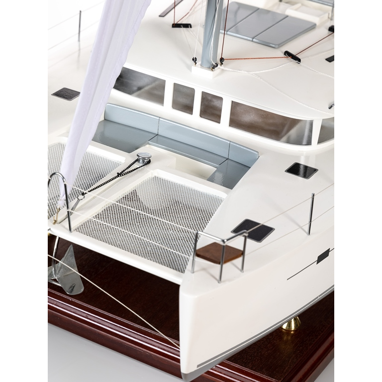 Парусно-моторный катамаран Lagoon 450F Парусно-моторный катамаран Lagoon 450F