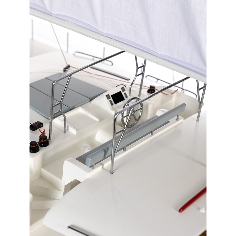 Парусно-моторный катамаран Lagoon 450F Парусно-моторный катамаран Lagoon 450F